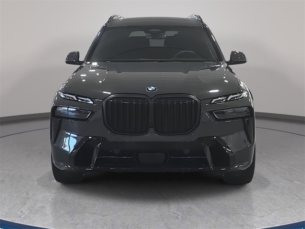 Used 2026 BMW X7 xDrive40i w/ M Sport Package image 3