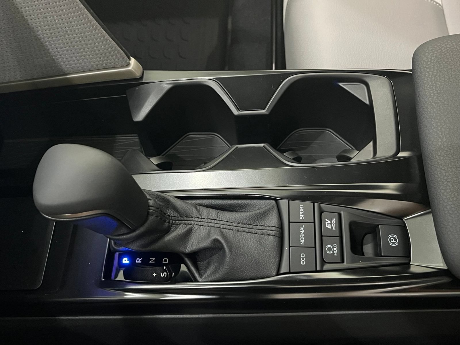 New 2026 Toyota Camry SE FWD image 25