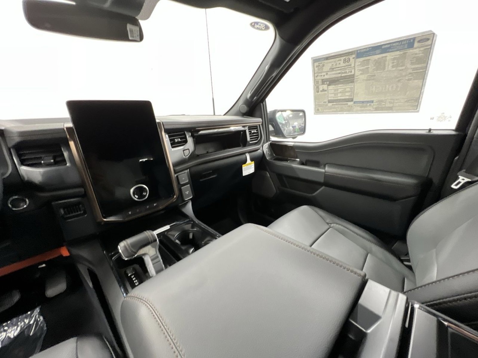 Used 2023 Ford F150 Lightning Lariat image 5