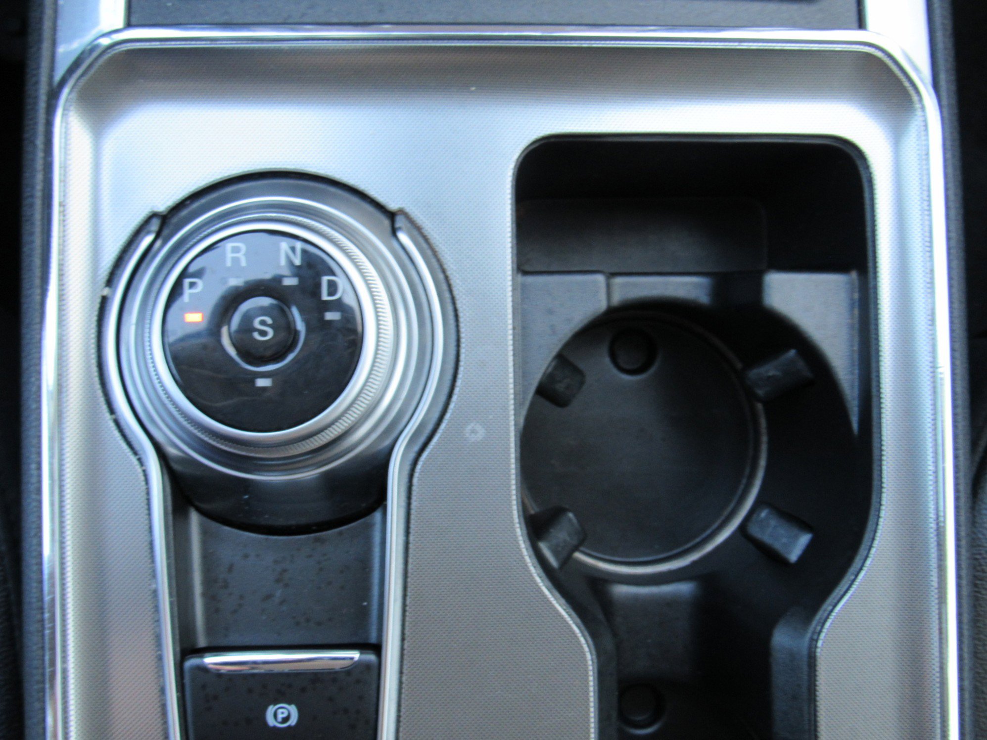 Used 2024 Ford Edge Titanium image 23