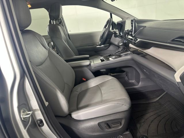 Used 2024 Toyota Sienna Limited AWD/4WD image 19