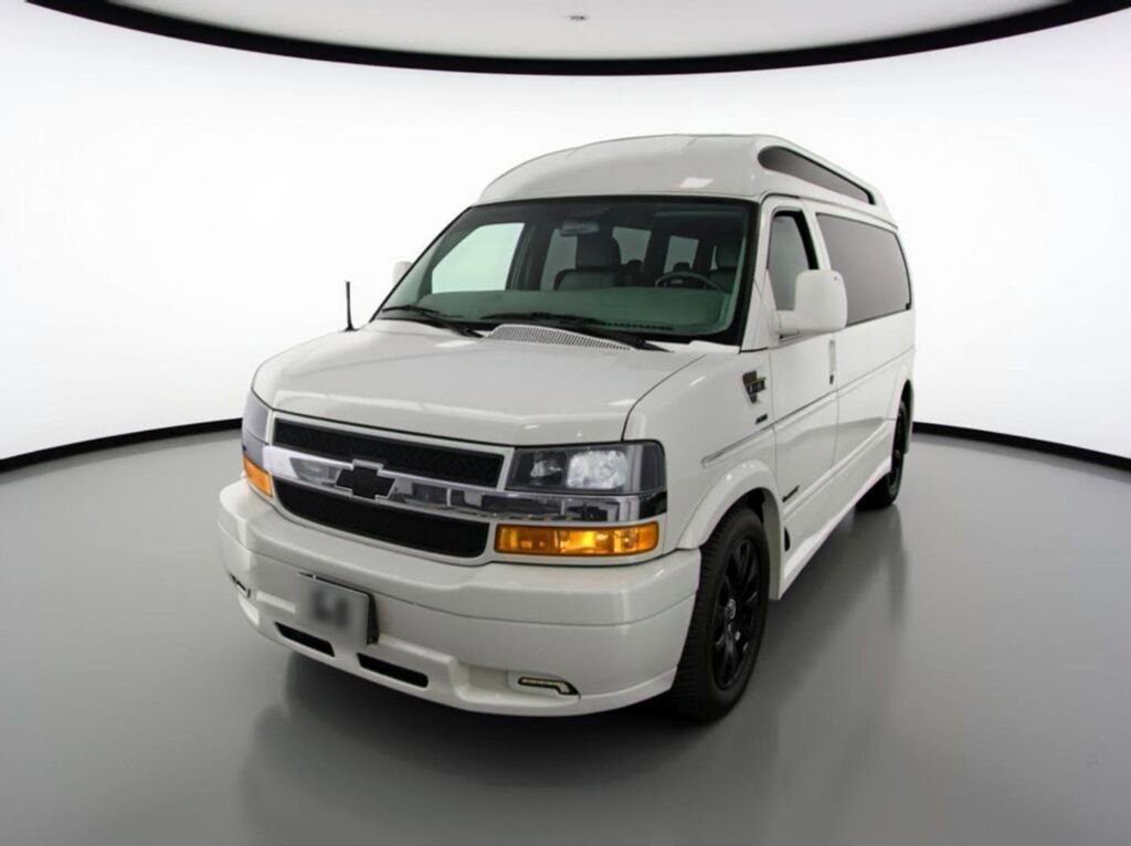 Used 2023 Chevrolet Express 2500 Work Van image 3