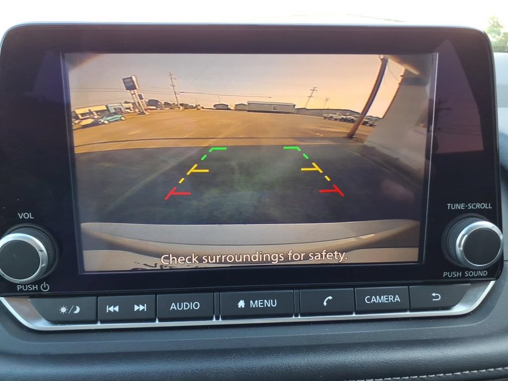 Used 2025 Nissan Rogue SV FWD image 32