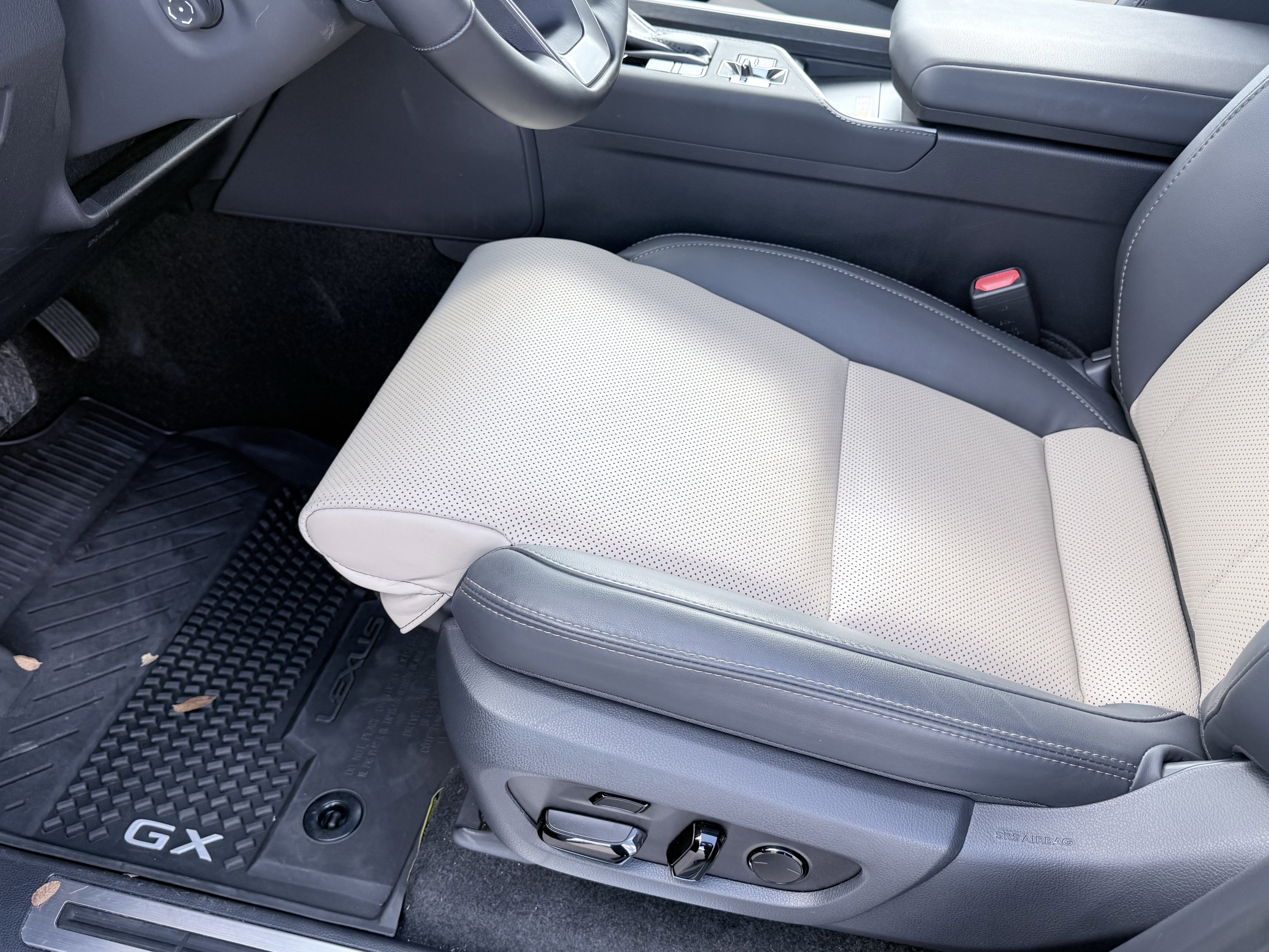 Used 2024 Lexus GX 550 image 32