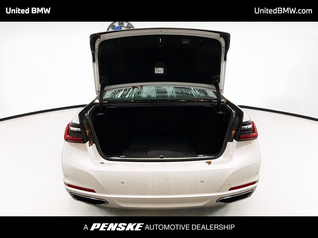 Used 2022 BMW 740i xDrive w/ Premium Package image 14