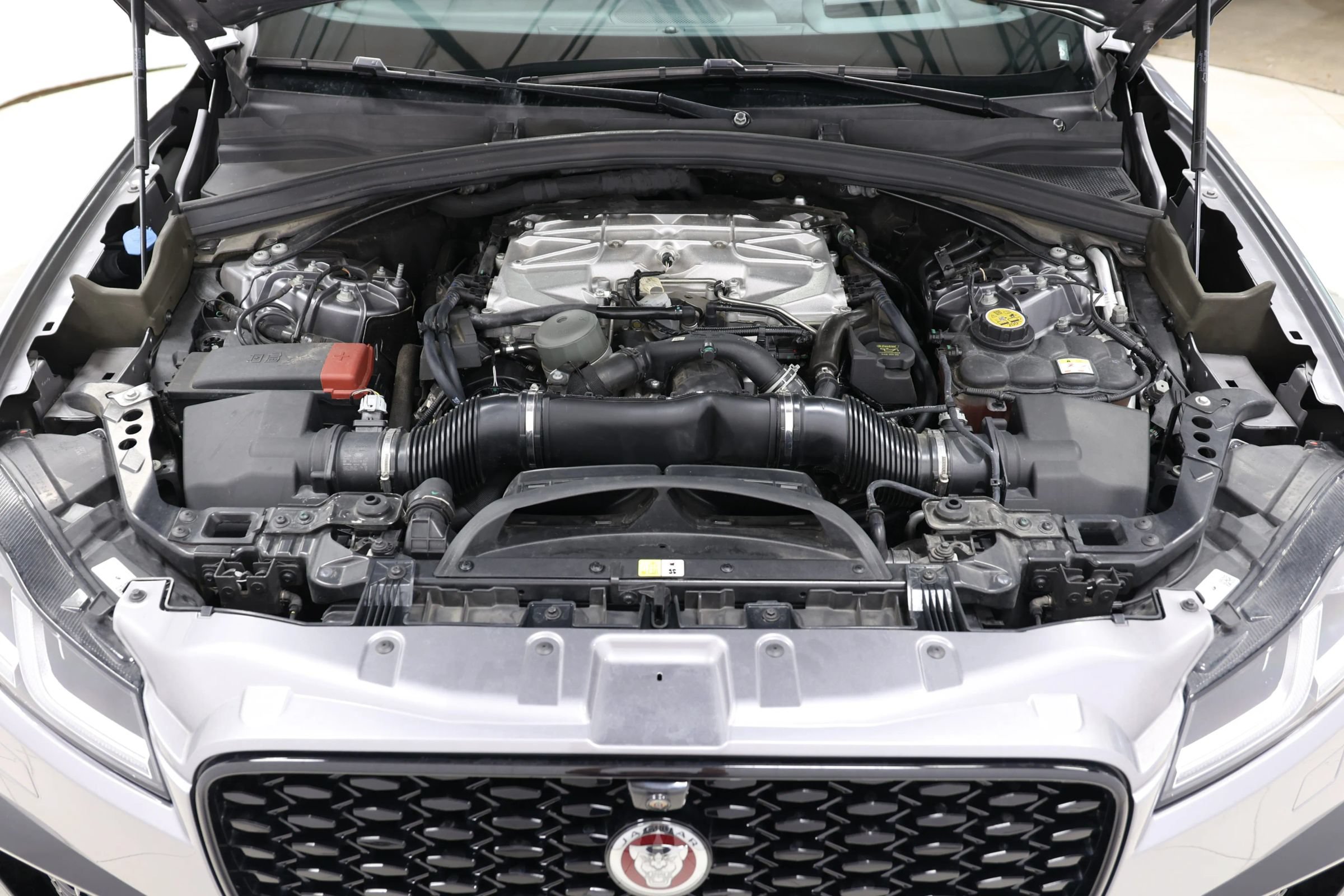 Used 2022 Jaguar F-PACE SVR AWD/4WD image 99