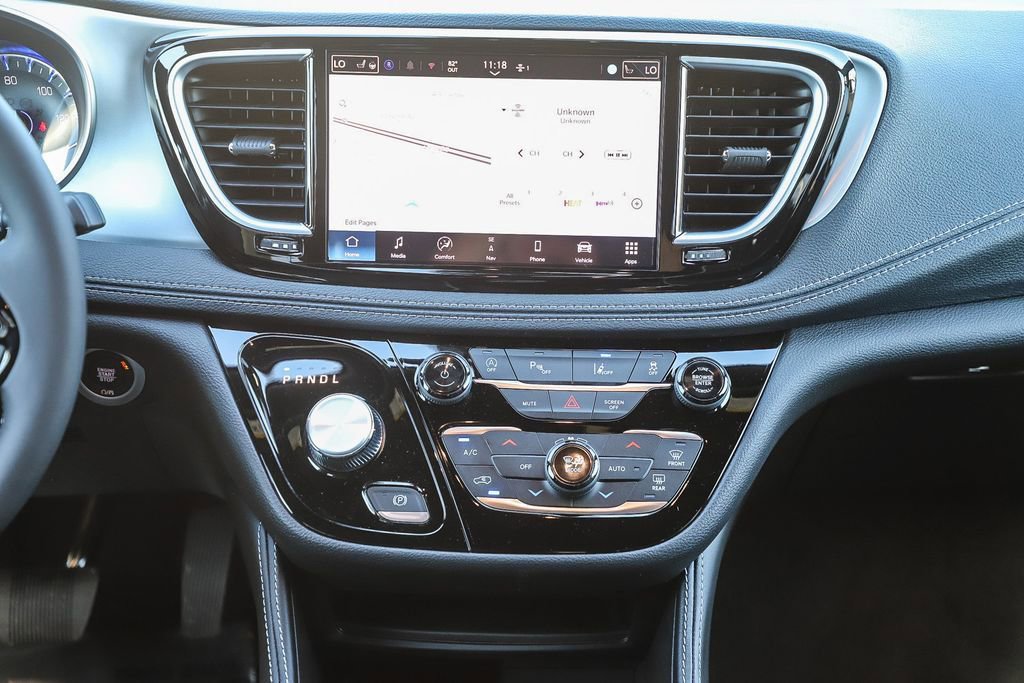 New 2026 Chrysler Pacifica Limited image 14