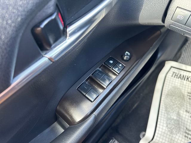 Used 2023 Toyota Camry SE image 14
