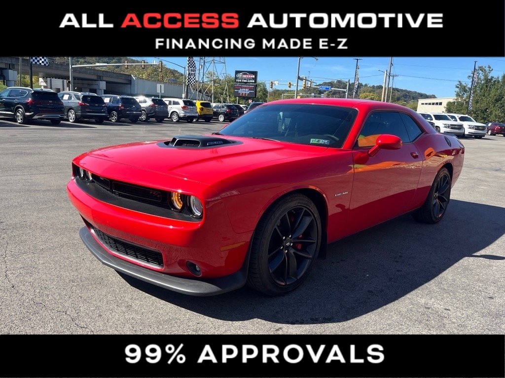 Used 2022 Dodge Challenger R/T w/ Plus Package image 4