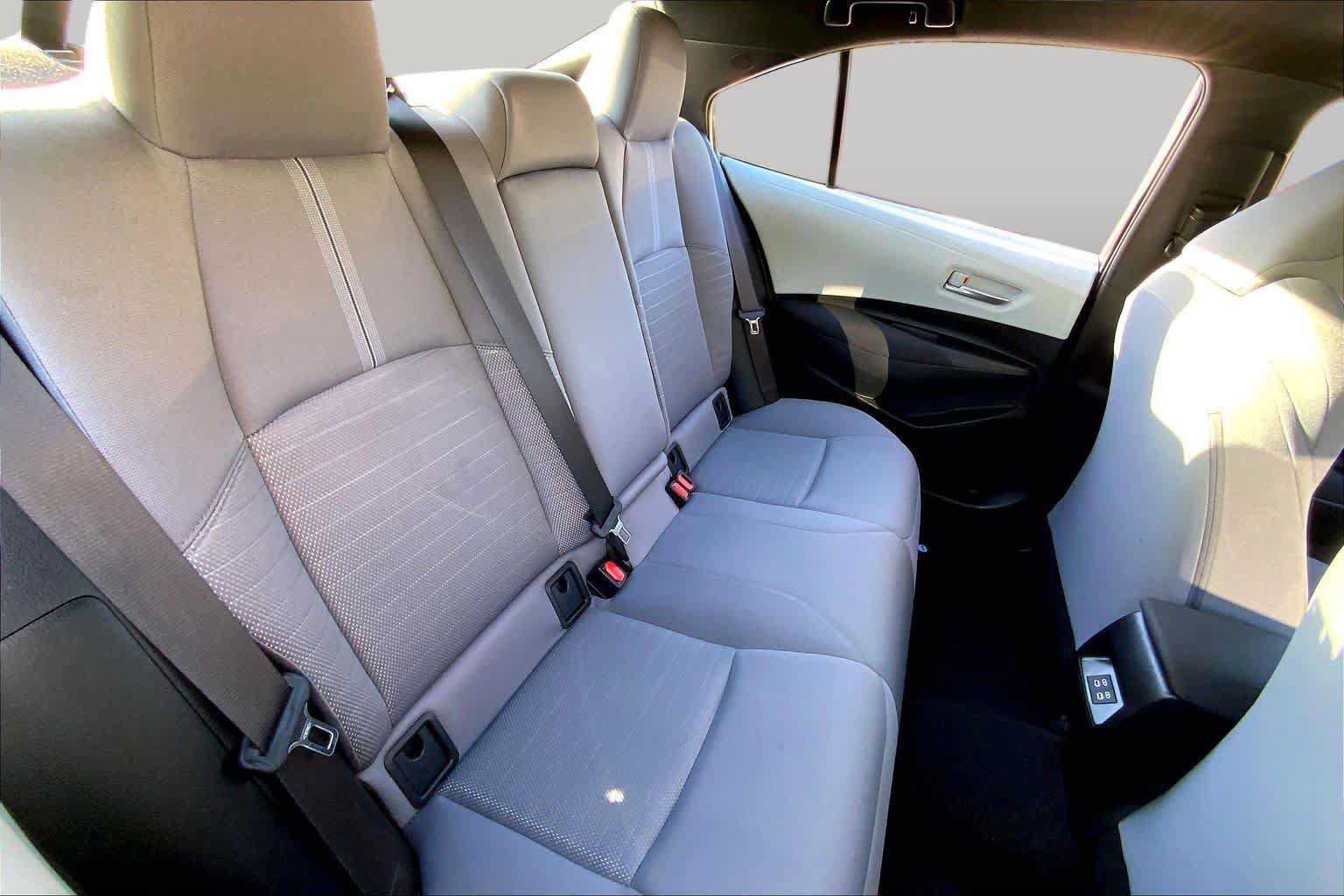 Used 2026 Toyota Corolla SE FWD image 19