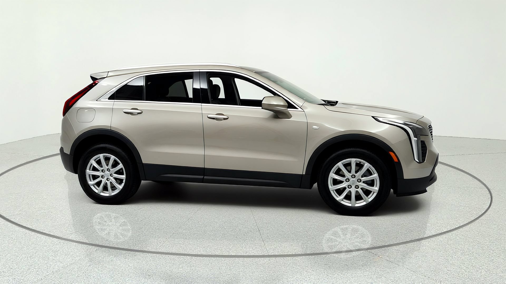Certified 2023 Cadillac XT4 Luxury w/ Cold Weather Package AWD/4WD image 6