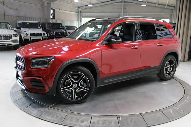 Used 2024 Mercedes-Benz GLB 250 4MATIC image 4