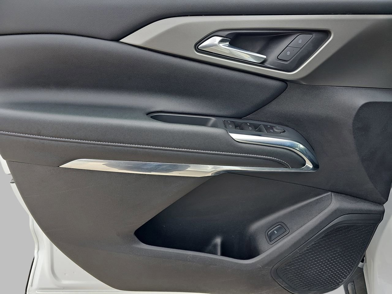 Certified 2025 Chevrolet Traverse LT w/ Sun and Wheel Package image 33