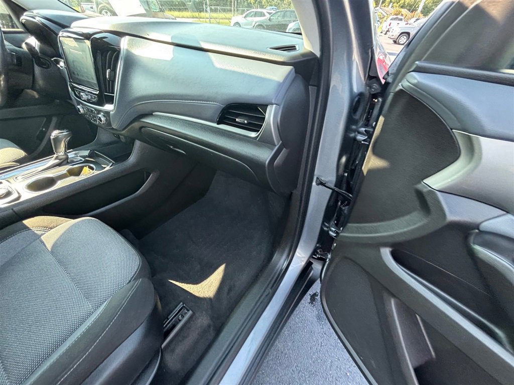 Used 2019 Chevrolet Traverse LT image 28