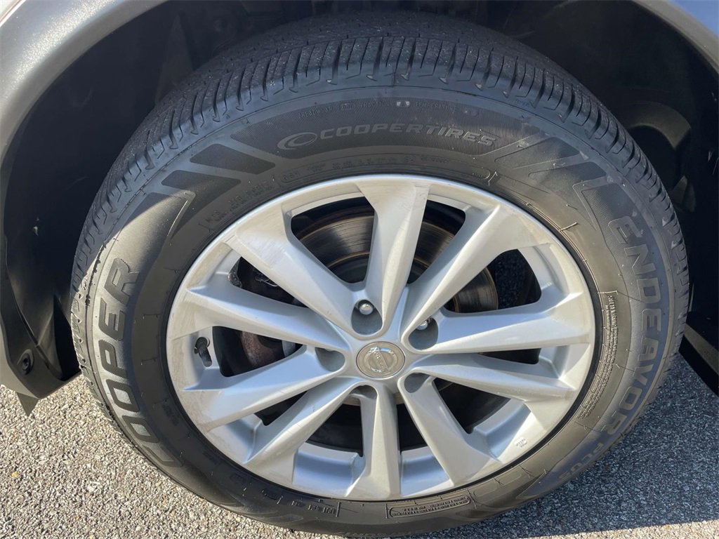 Used 2017 Nissan Rogue Sport SV w/ SV Premium Package image 8