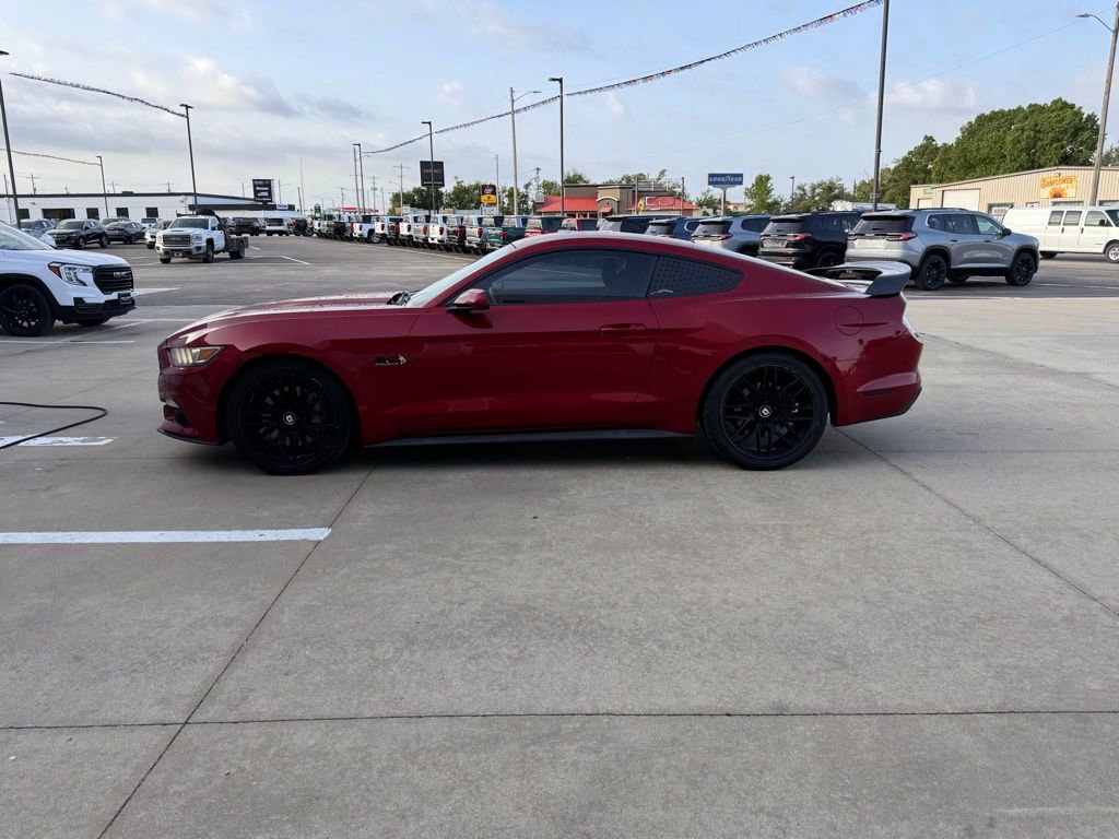 Used 2017 Ford Mustang GT RWD image 6