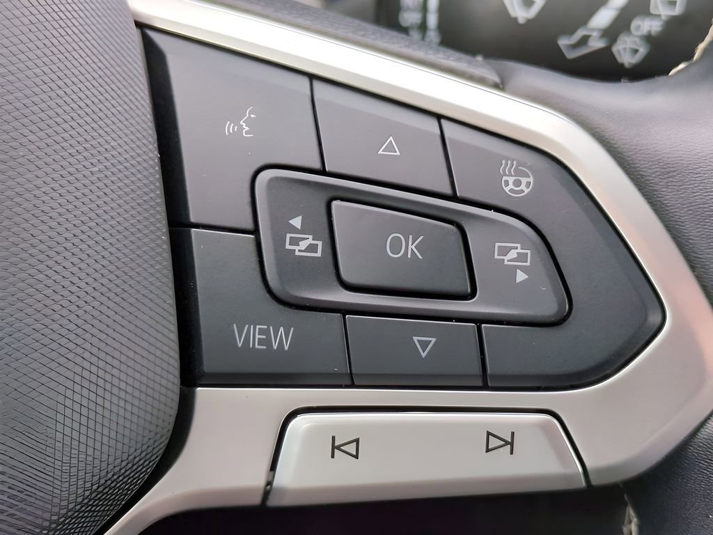 Used 2024 Volkswagen Taos SE image 26