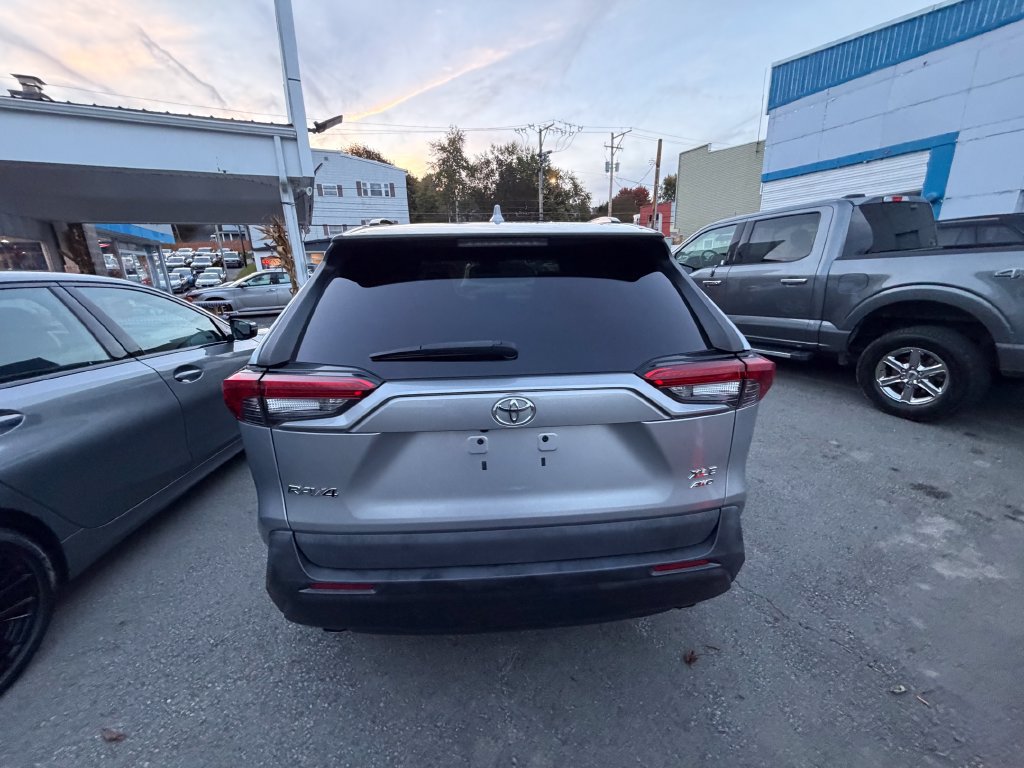 Used 2020 Toyota RAV4 XLE w/ All Weather Liner Package AWD/4WD image 4