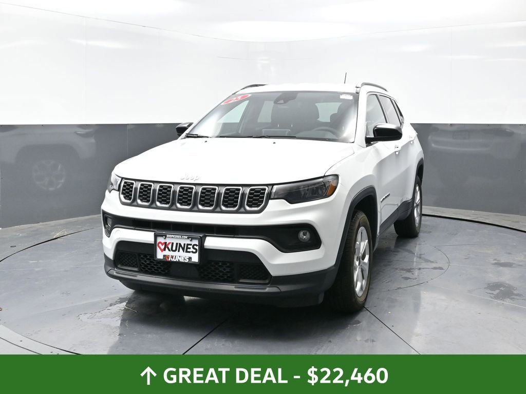 Used 2025 Jeep Compass Latitude image 7