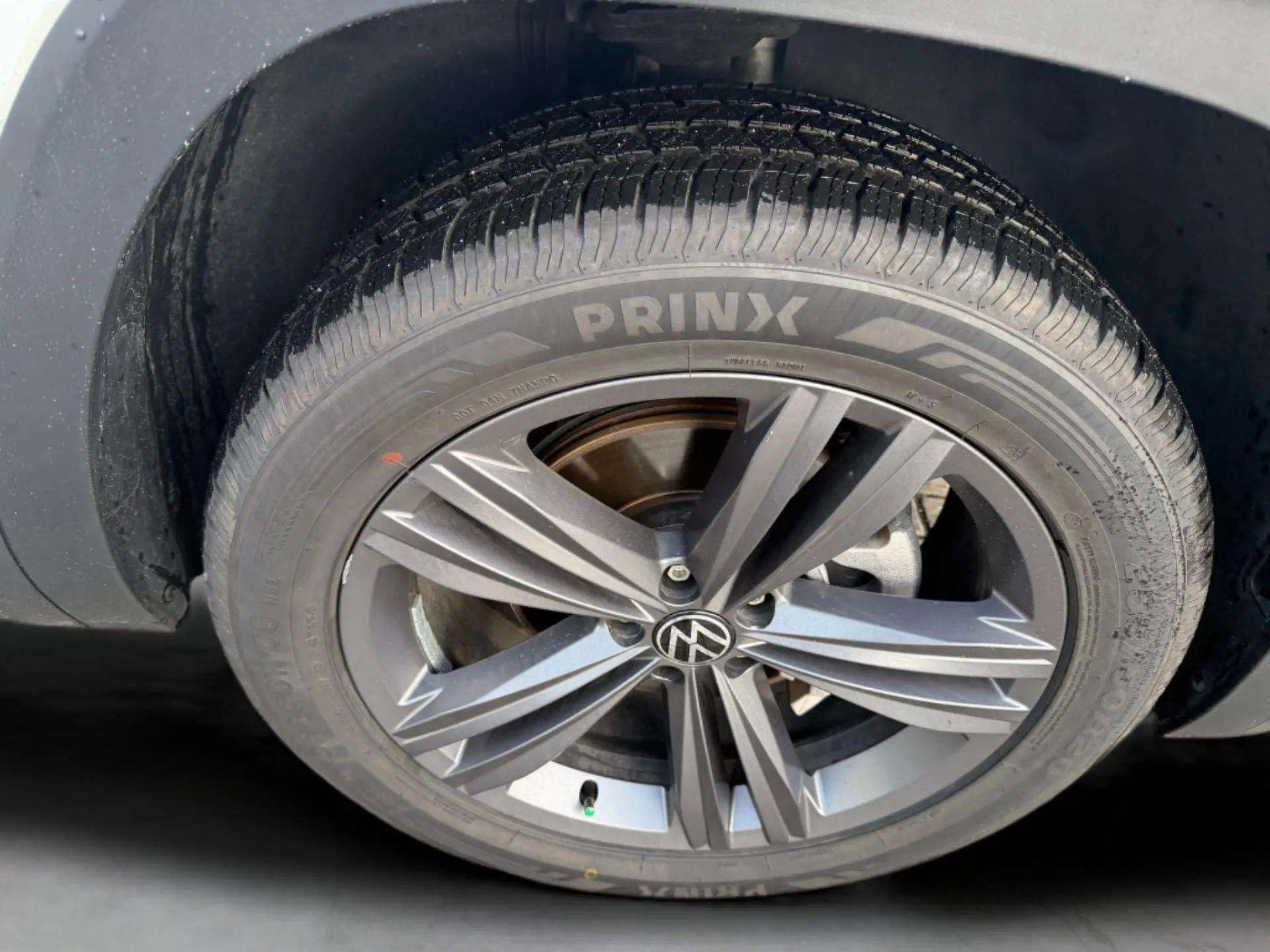 Used 2022 Volkswagen Atlas SE image 30