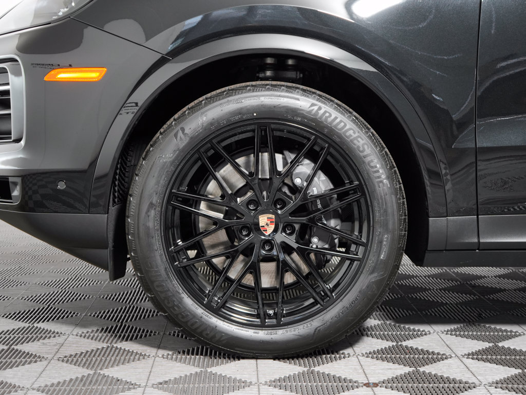 New 2026 Porsche Cayenne AWD/4WD image 13