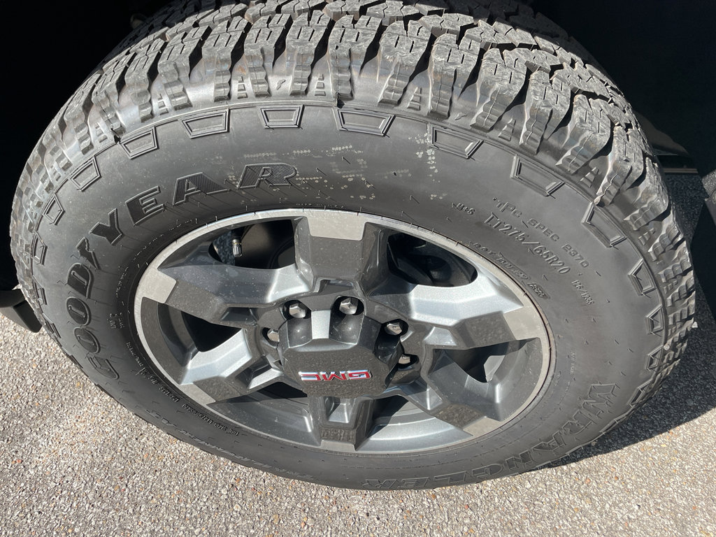 New 2025 GMC Sierra 2500 SLT image 9
