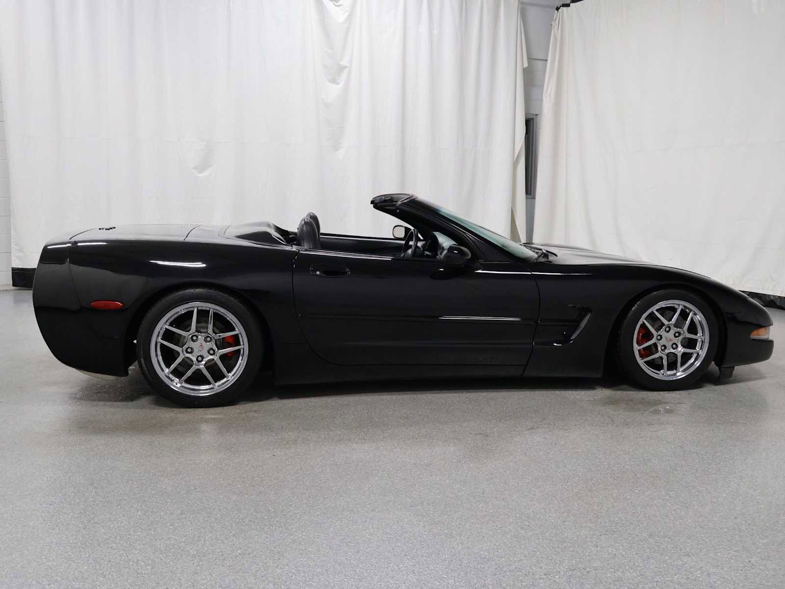 Used 1998 Chevrolet Corvette Convertible w/ Memory Pkg RWD image 10