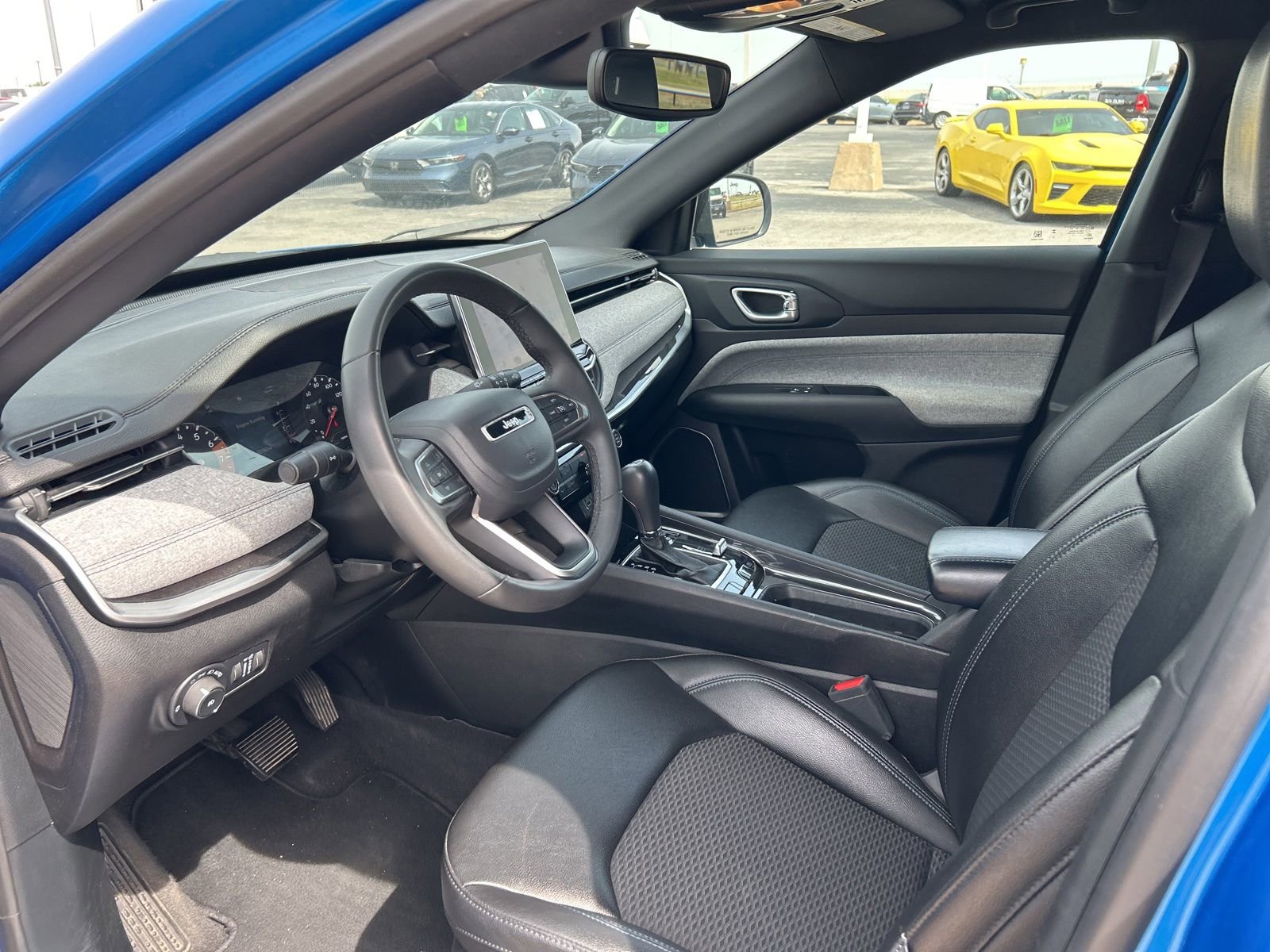 Used 2024 Jeep Compass Latitude AWD/4WD image 14