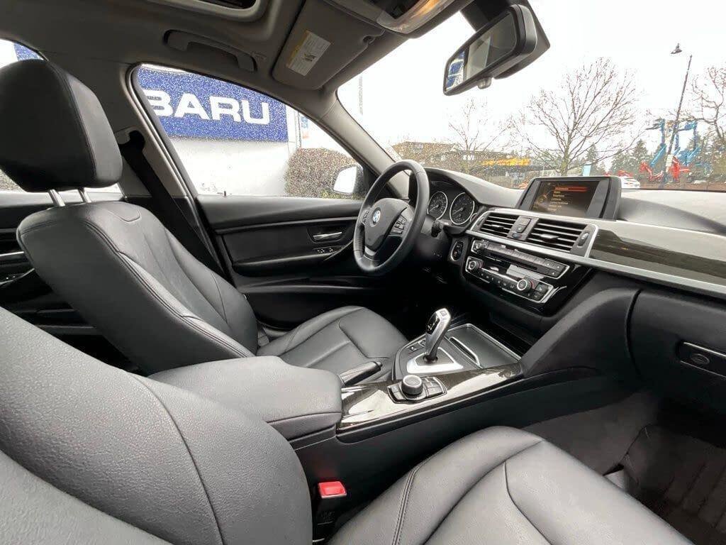 Used 2016 BMW 320i Sedan image 17