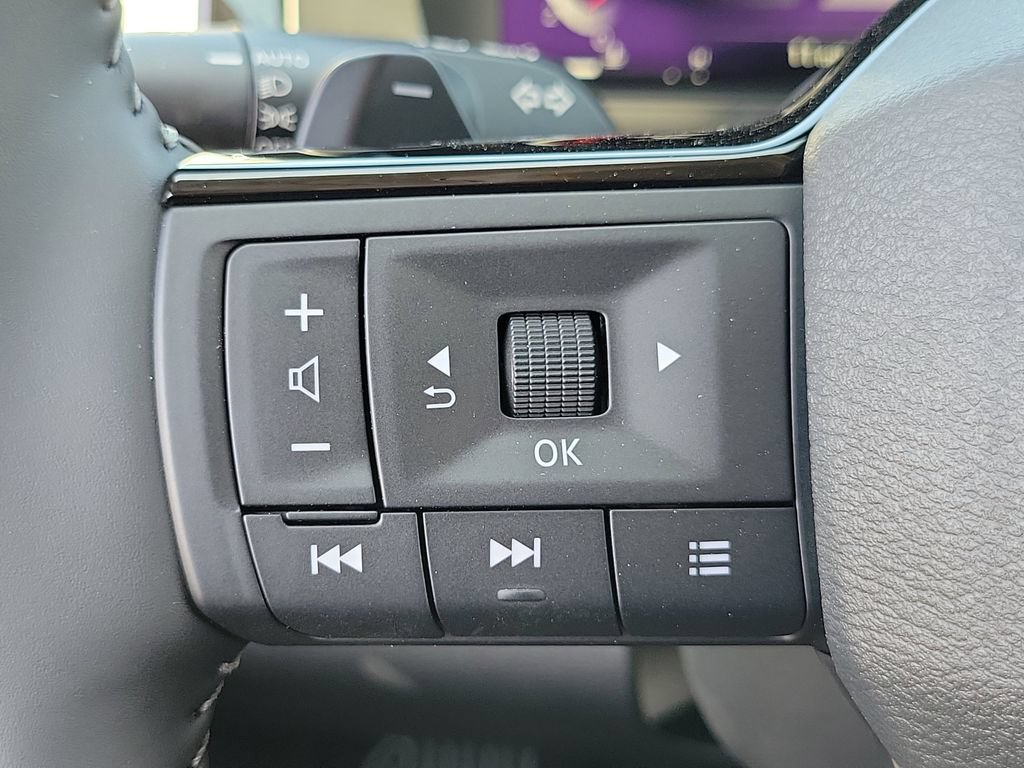 New 2026 Nissan Pathfinder SL w/ SL Premium Package (P04) FWD image 5