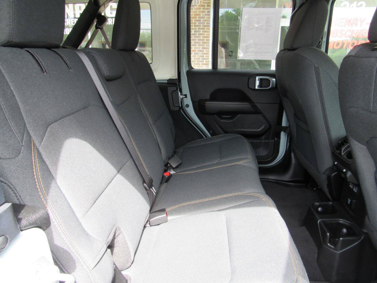 Used 2024 Jeep Wrangler Unlimited Sahara w/ Technology Group AWD/4WD image 34