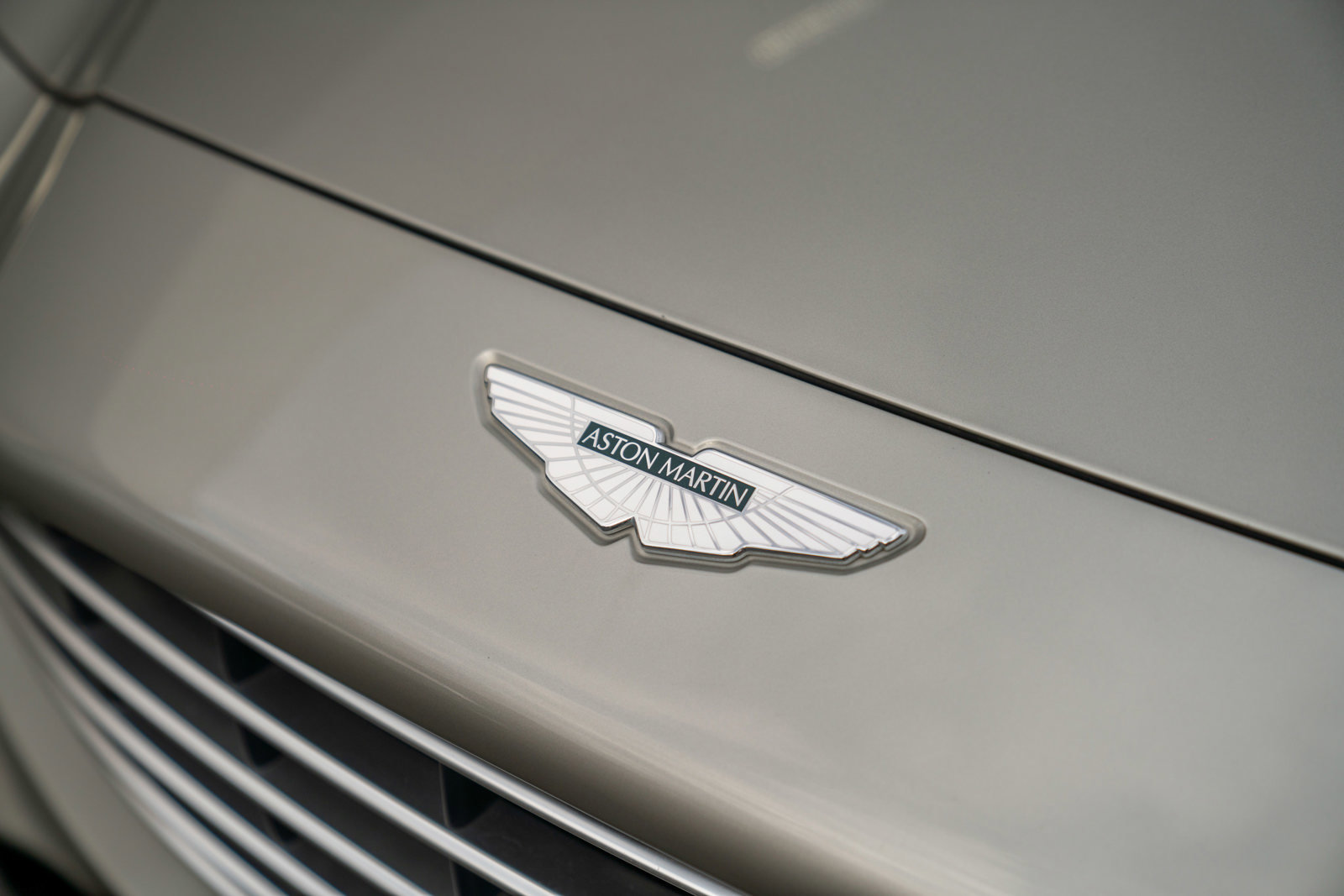 Used 2021 Aston Martin DBX image 43