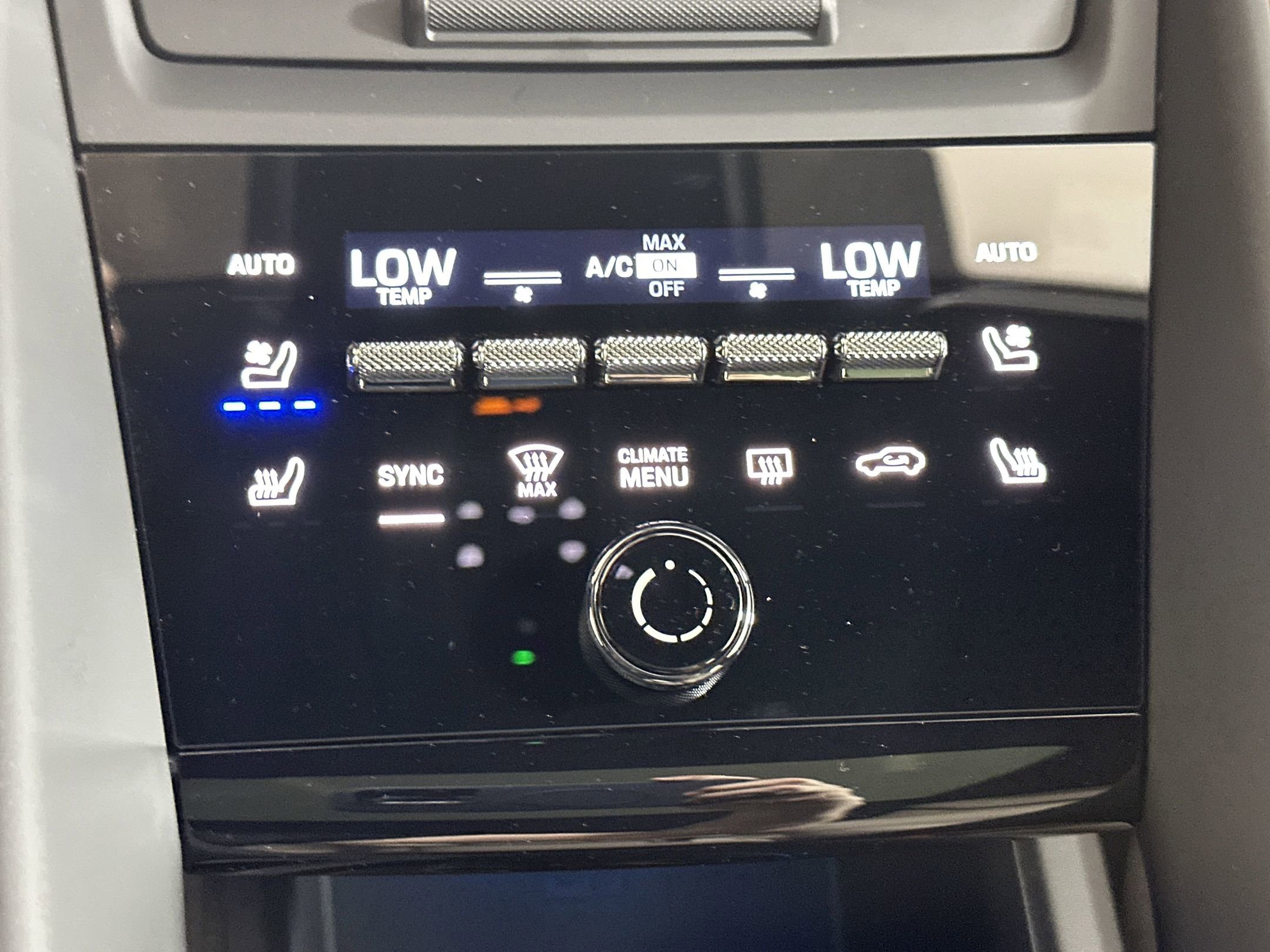 Certified 2025 Porsche Macan 4 Electric image 20