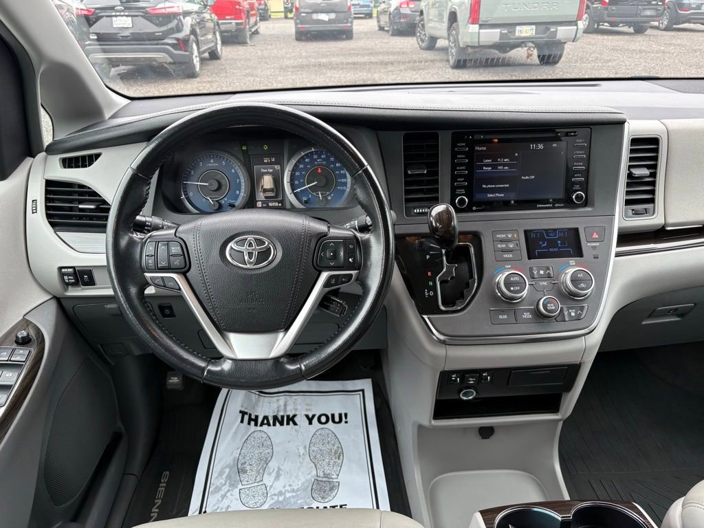 Used 2019 Toyota Sienna XLE FWD image 24