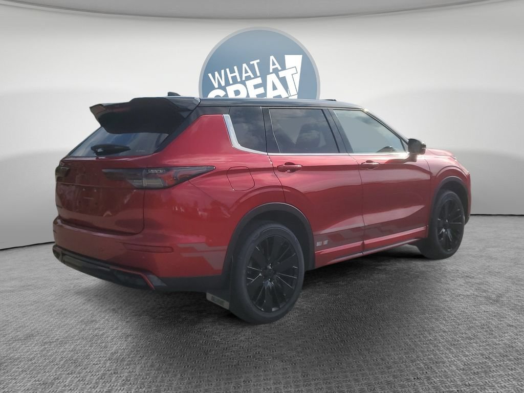 New 2026 Mitsubishi Outlander AWD image 3