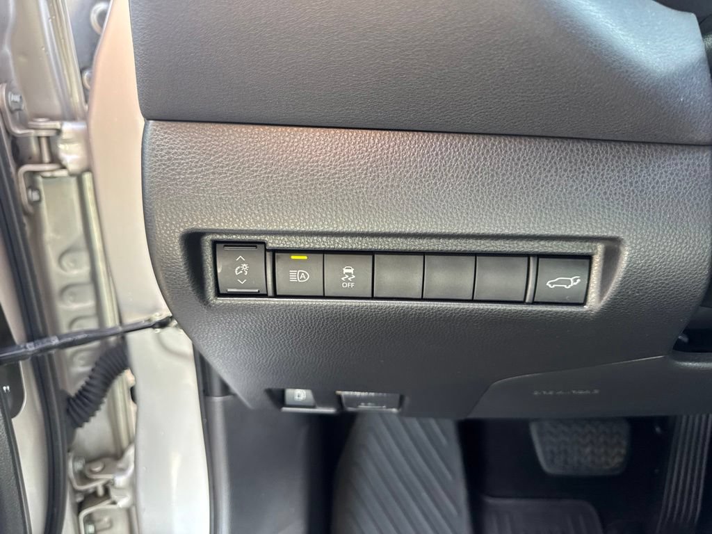 Used 2021 Toyota Venza XLE AWD/4WD image 19