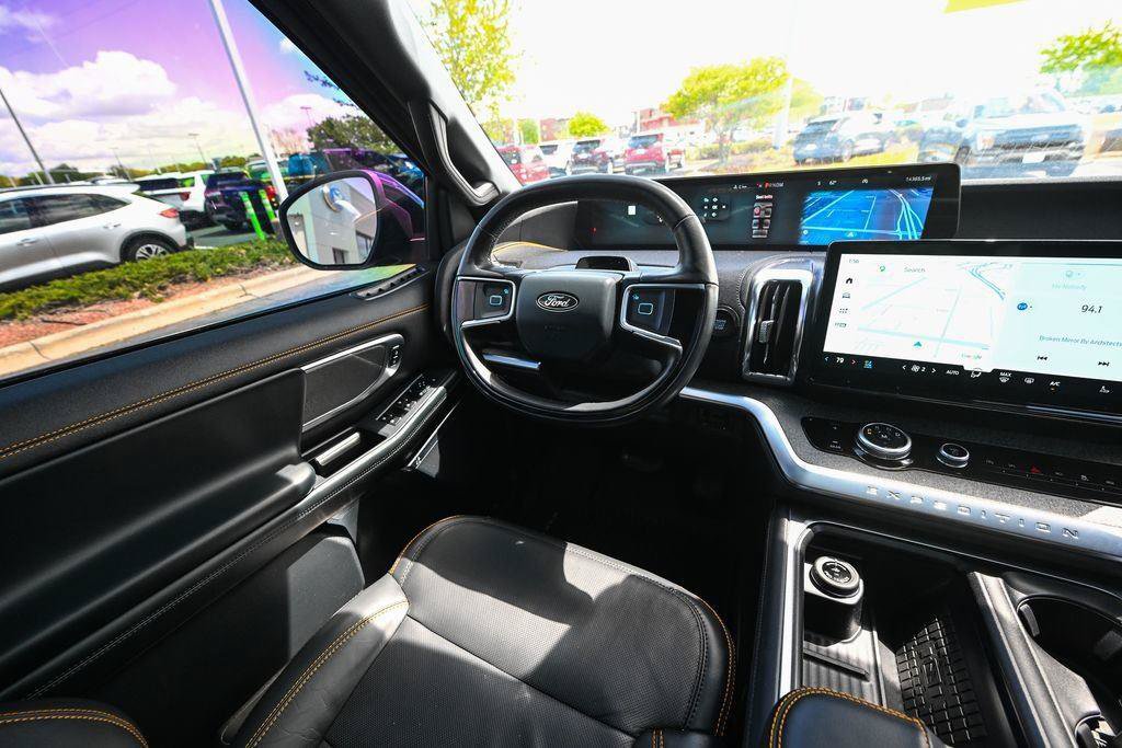 Used 2025 Ford Expedition Tremor AWD/4WD image 34