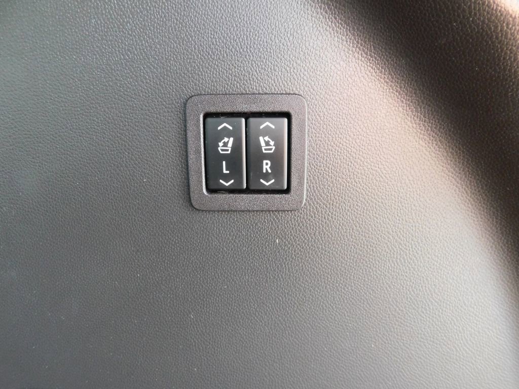 Used 2021 Buick Enclave Avenir w/ LPO, Hit The Road Package image 31