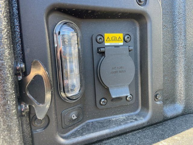 New 2025 Ford Maverick Lobo image 18