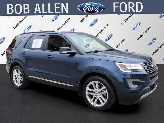 Used 2017 Ford Explorer XLT w/ Equipment Group 202A AWD/4WD image 2
