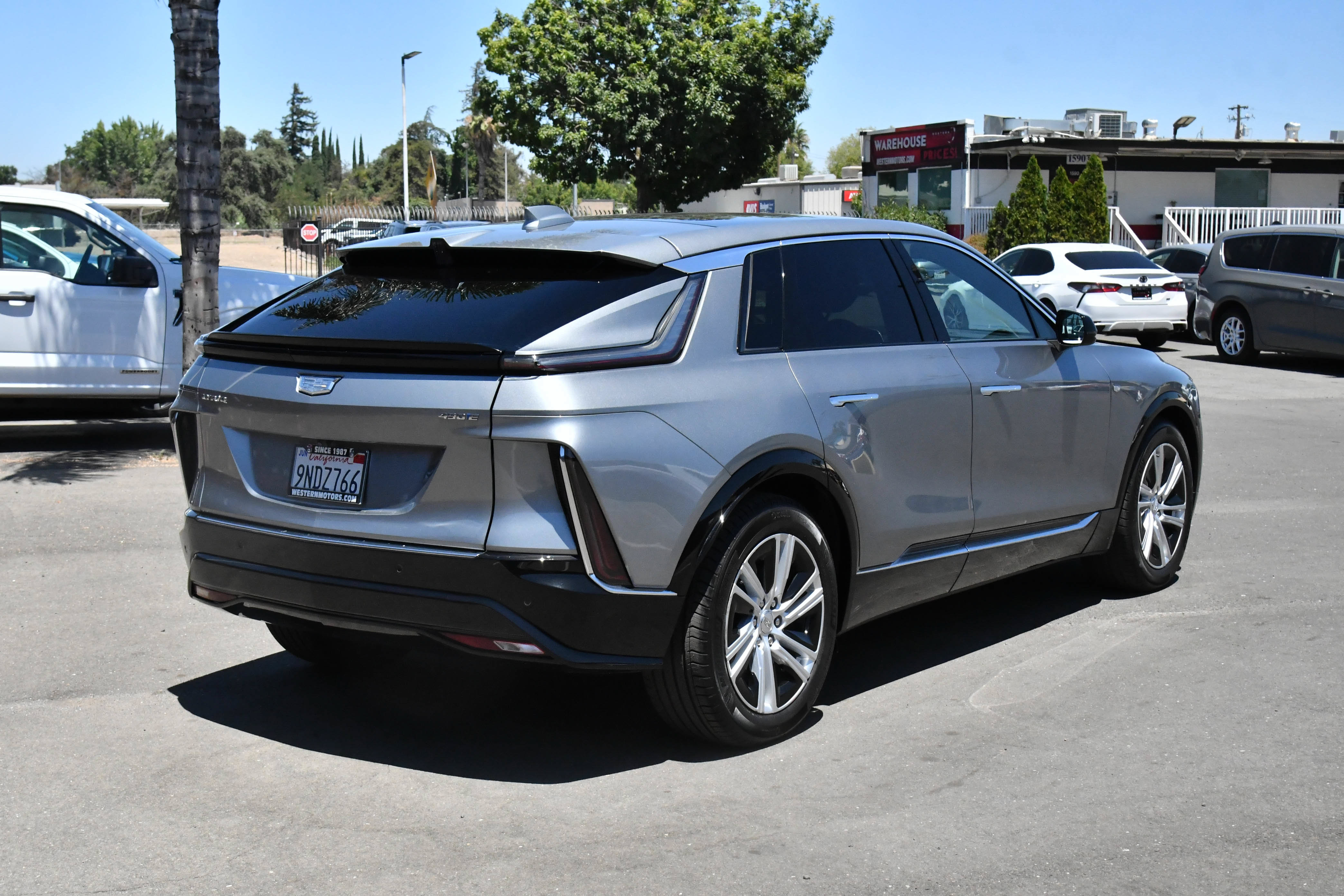 Used 2024 Cadillac Lyriq Tech RWD image 8