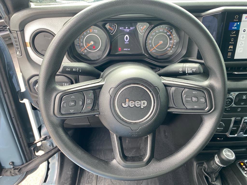 Used 2024 Jeep Gladiator Sport AWD/4WD image 10
