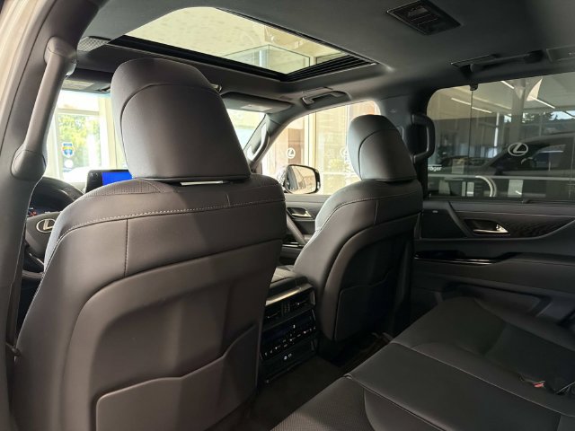 Certified 2026 Lexus LX 700h Luxury w/ Appearance Package AWD/4WD image 11