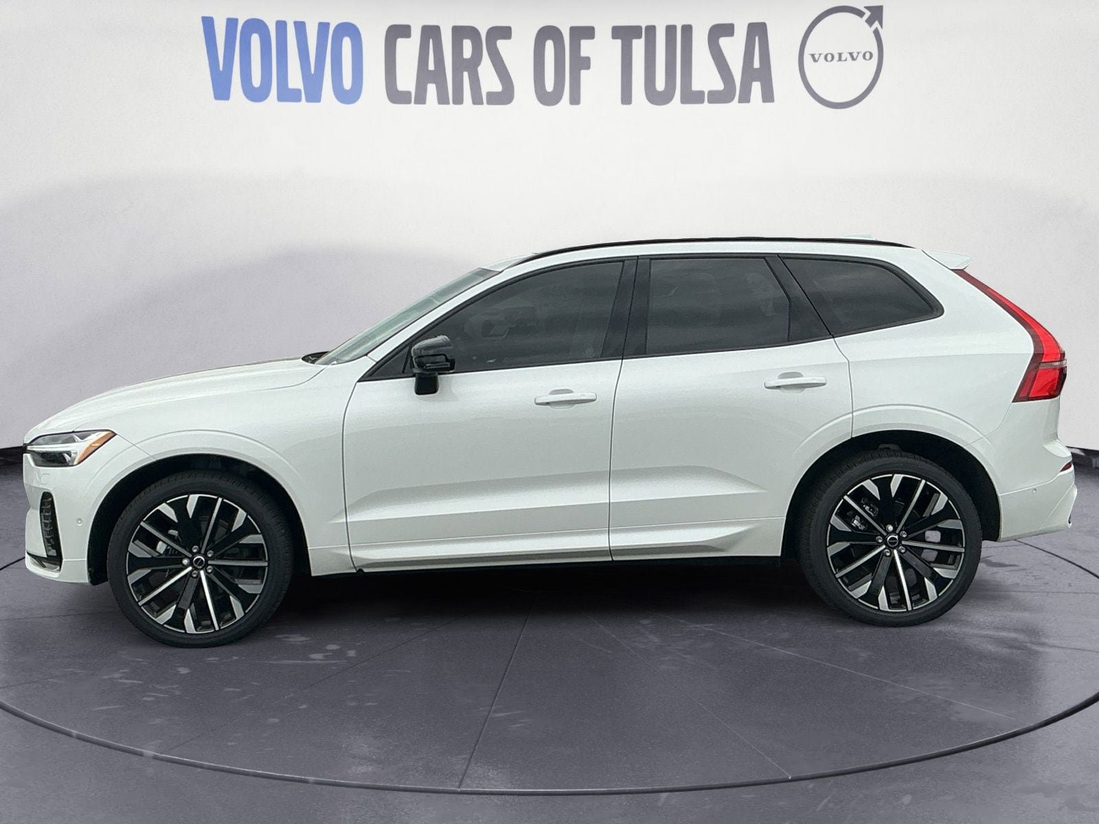 New 2026 Volvo XC60 B5 Ultra w/ Protection Package Premier AWD/4WD image 2