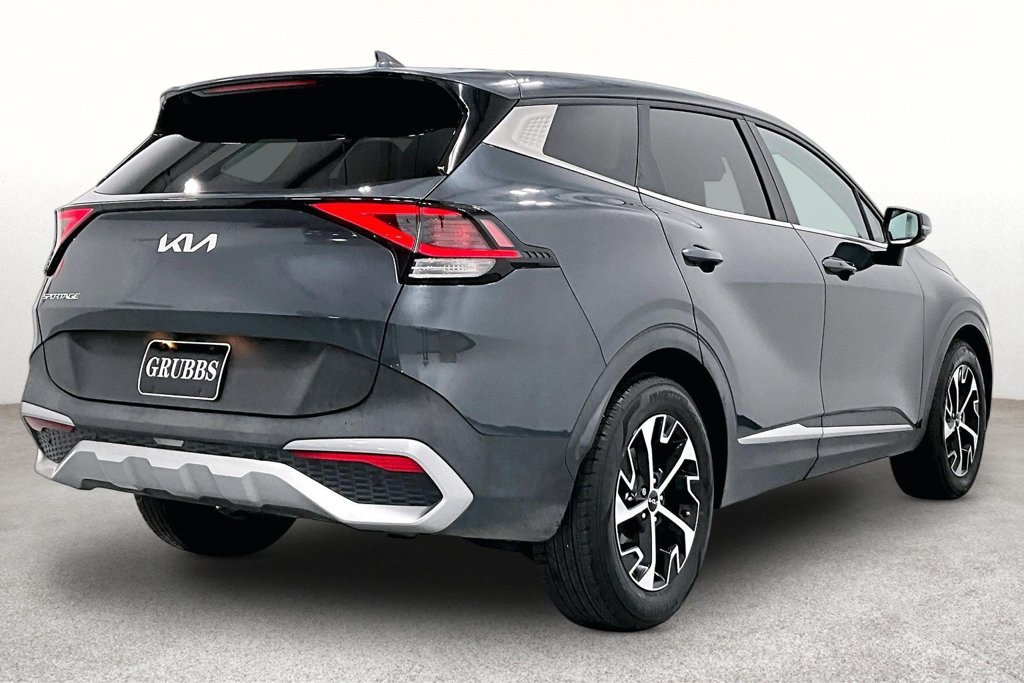 Used 2023 Kia Sportage EX FWD image 2