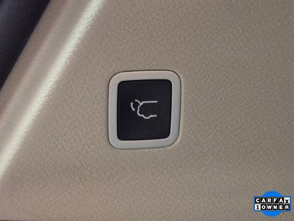 Used 2024 Chrysler Pacifica Touring-L image 24