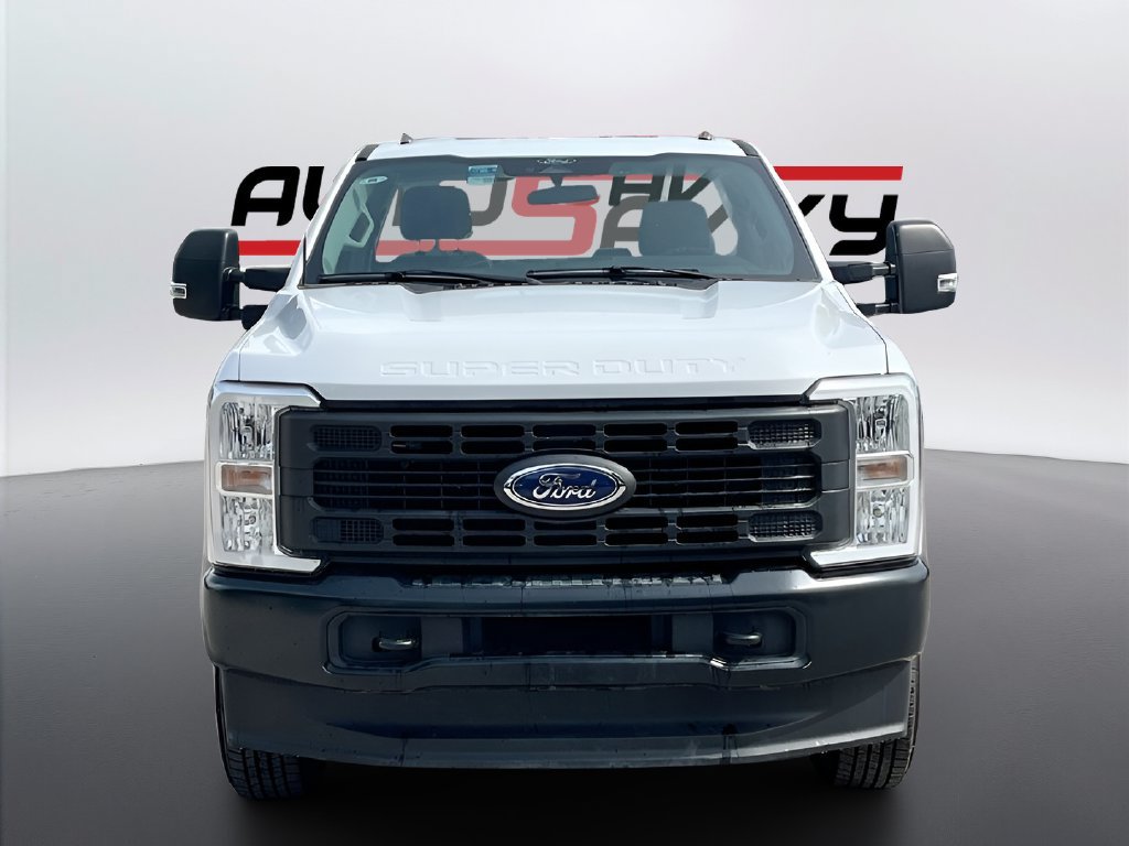 Used 2024 Ford F250 XL AWD/4WD image 2