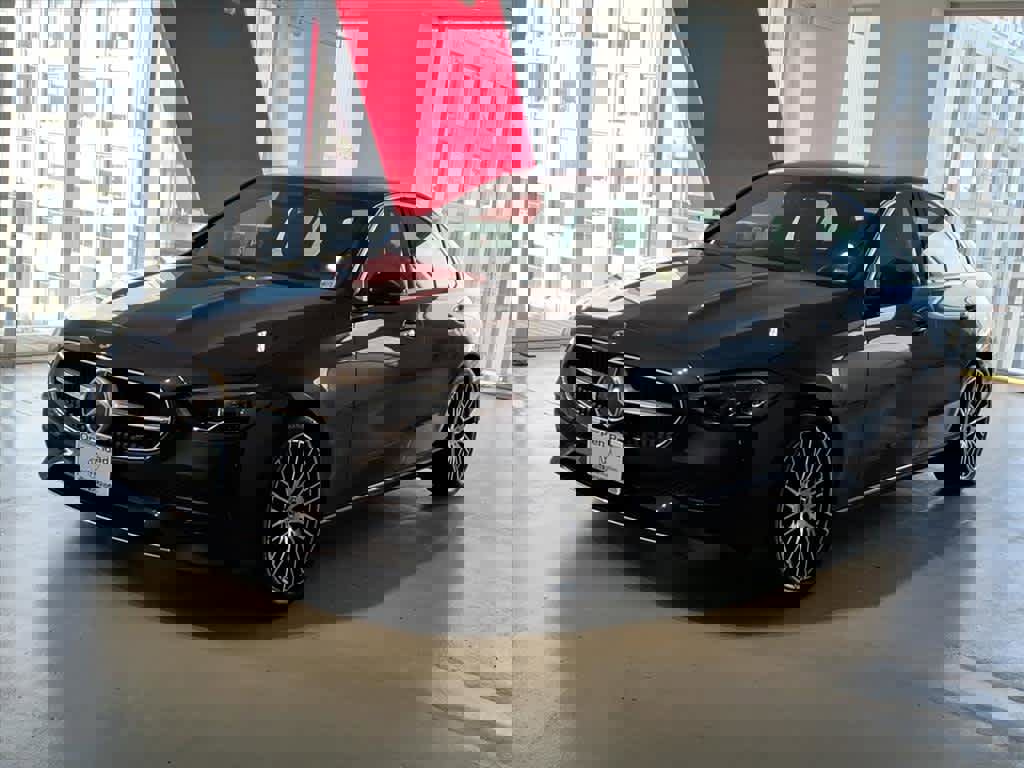 Used 2023 Mercedes-Benz C 300 4MATIC Sedan image 1