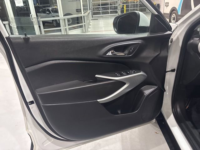 Used 2024 Chevrolet Trax LS w/ LS Convenience Package image 11