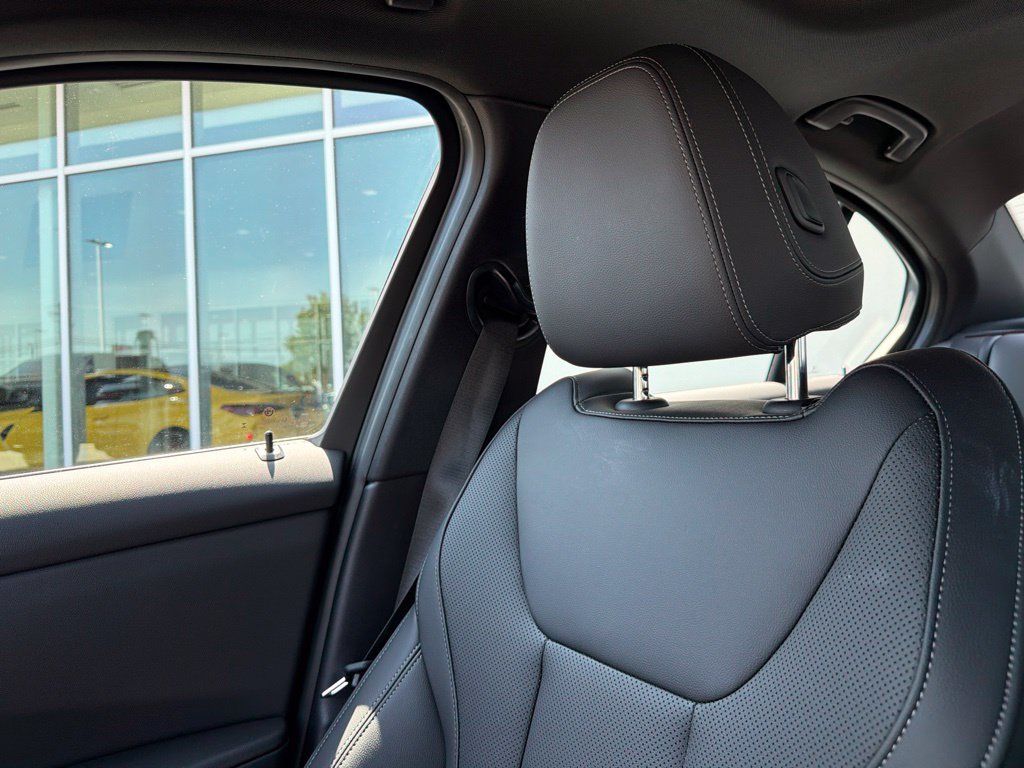 Used 2025 BMW 330i Sedan RWD image 24